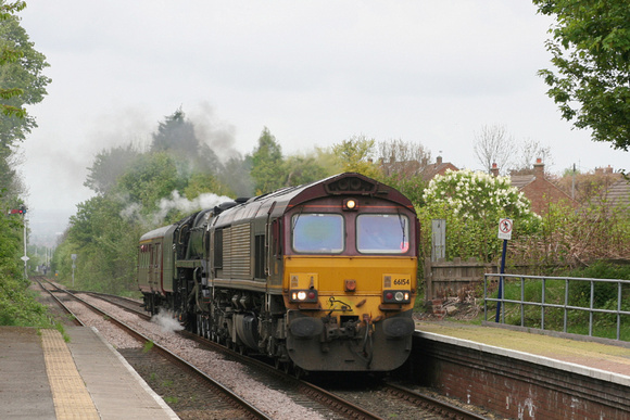 66154 and BR 8P 4-6-2 No71000 Nunthorpe Station 26.04.2011