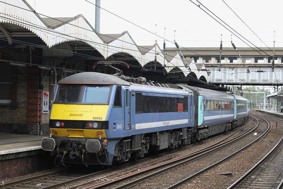 90005 Ipswich Station 13.06.2013