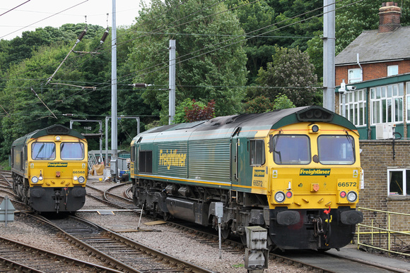 66572 and 66568 Ipswich Station 13.06.2013
