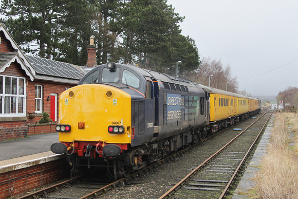 37607 and 37605 Battersby Station 06.02.2013