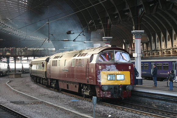 Class 52 D1015 York Station 05.12.2009