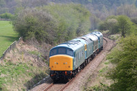 45135 47402 26054 (D5054) and 40145 Kildale 04.05.2006